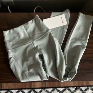 NWT Lululemon Wunder Train size 2